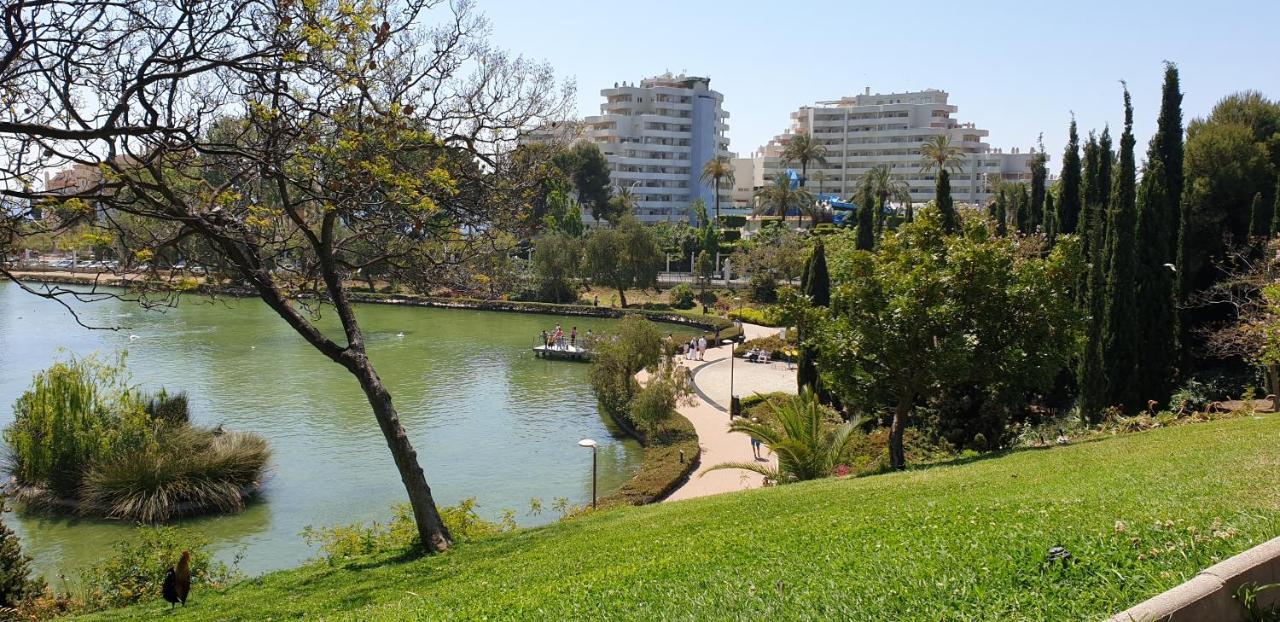 Apartamentos Holidays Benalbeach Benalmadena Bagian luar foto