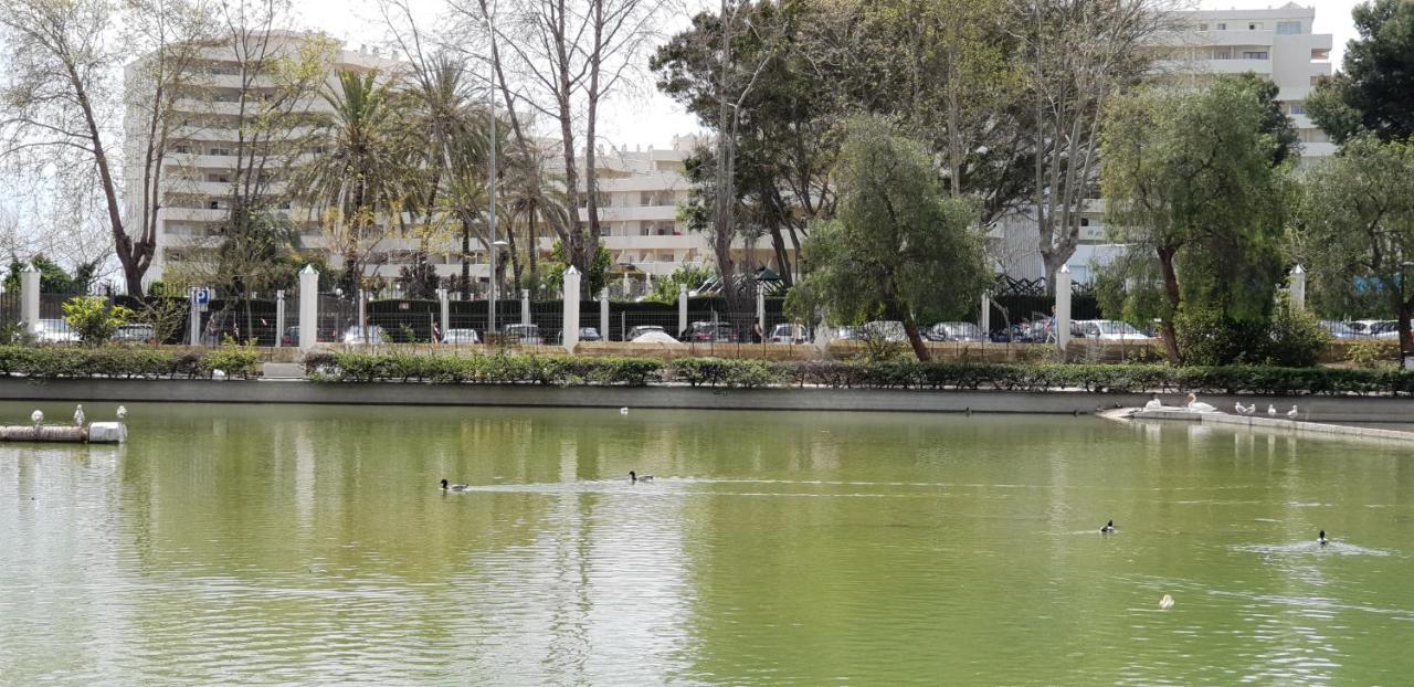 Apartamentos Holidays Benalbeach Benalmadena Bagian luar foto