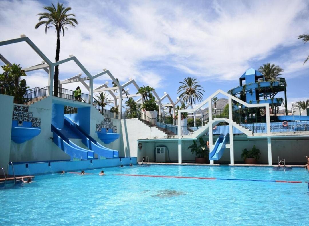 Apartamentos Holidays Benalbeach Benalmadena Bagian luar foto