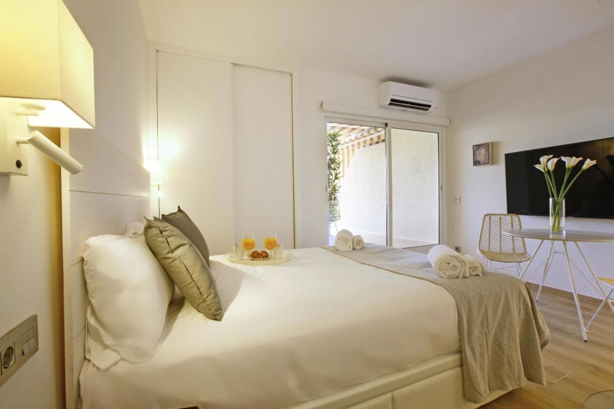 Apartamentos Holidays Benalbeach Benalmadena Ruang foto