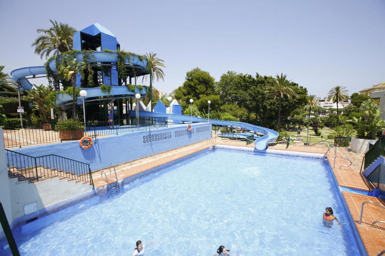 Apartamentos Holidays Benalbeach Benalmadena Bagian luar foto